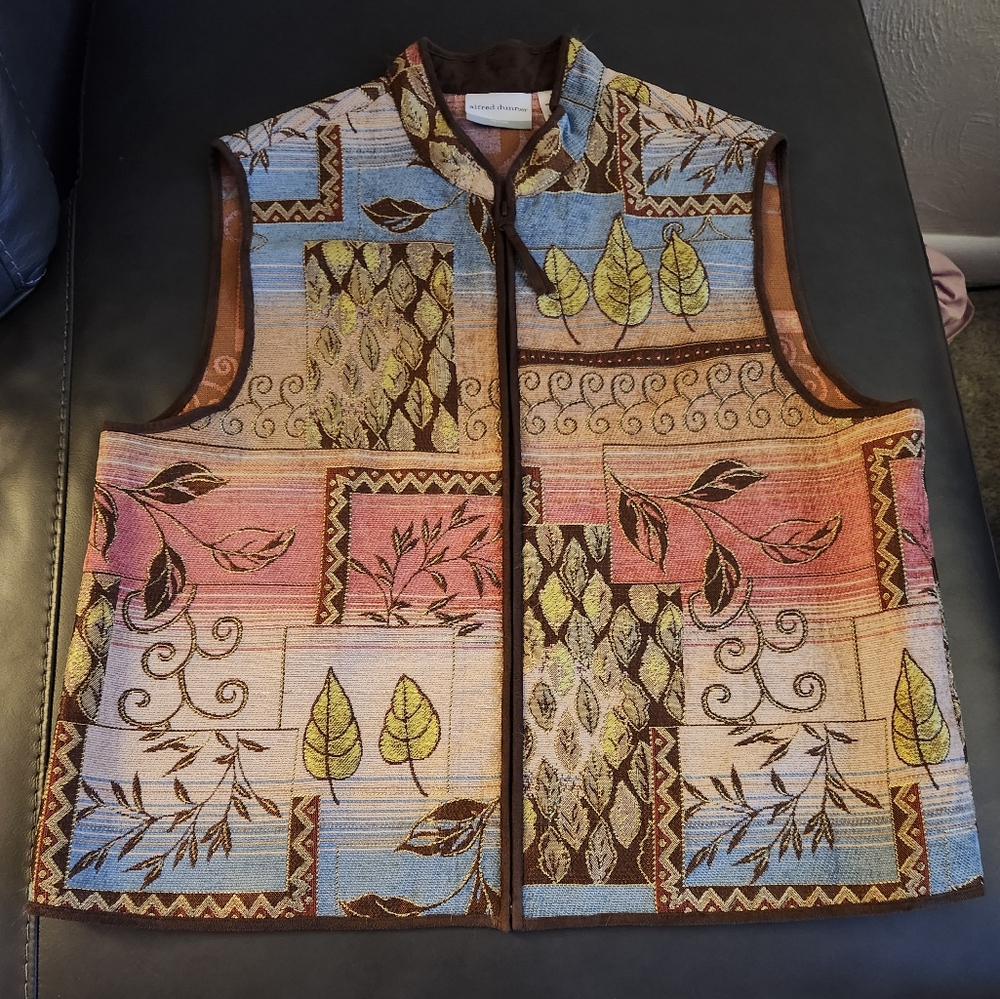 Alfred Dunner Women's Size 16 Multicolor Tapestry Vest Leaf Pattern